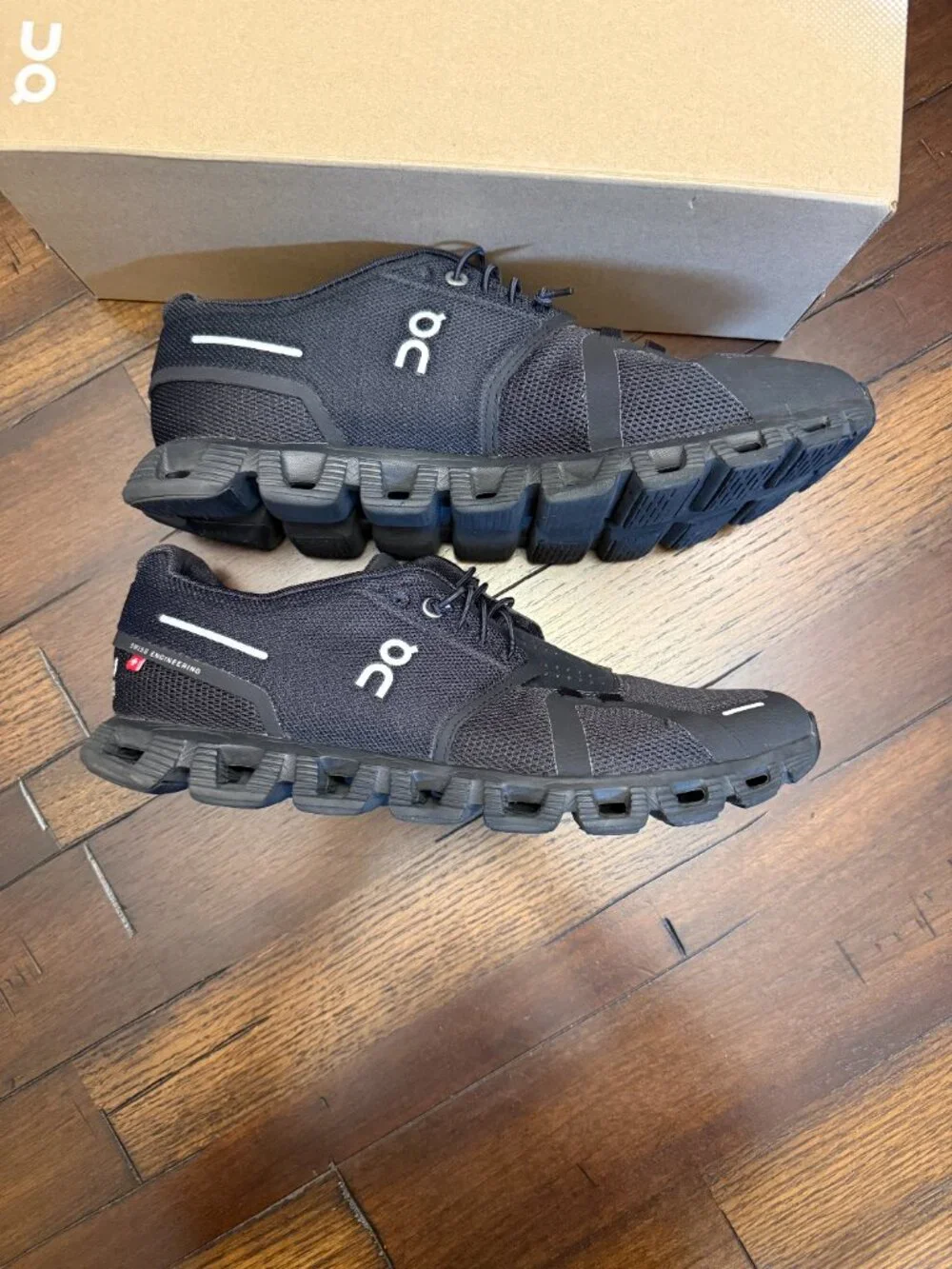 On Running Cloud 5 Women's Shoes Size 11 Black on Black